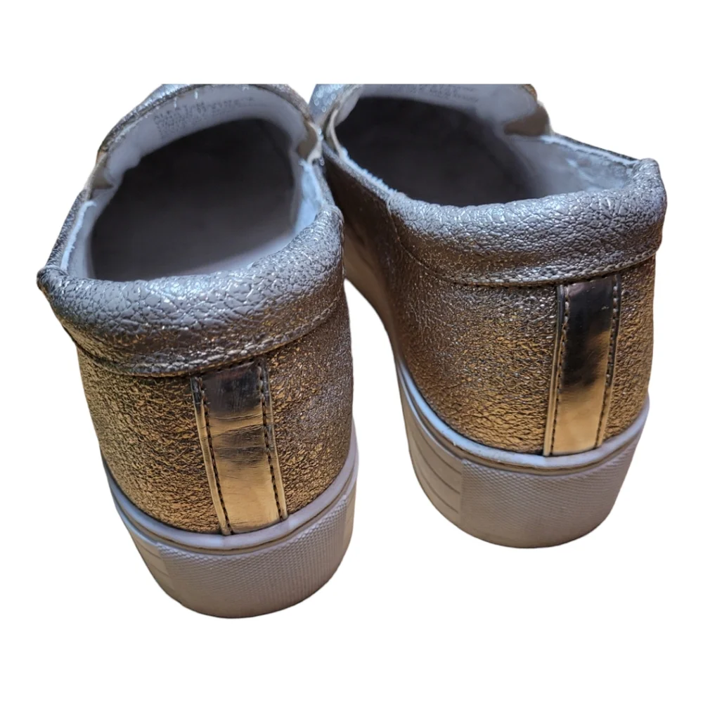 Kenneth Cole Alesy Gold Glittery Sneakers. Size 10.Pre-Owned in good condition